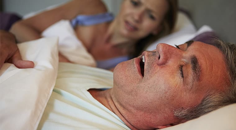 Ronquidos excesivos o apnea del sueño